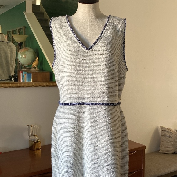 Loft💜 - Picture 2 of 6